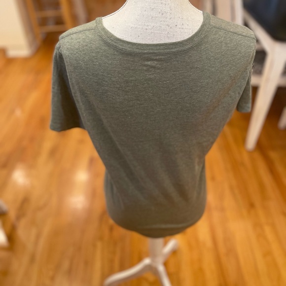 💜 5 for $25 or 3 for $18 Old Navy guacamole tee - Picture 3 of 7